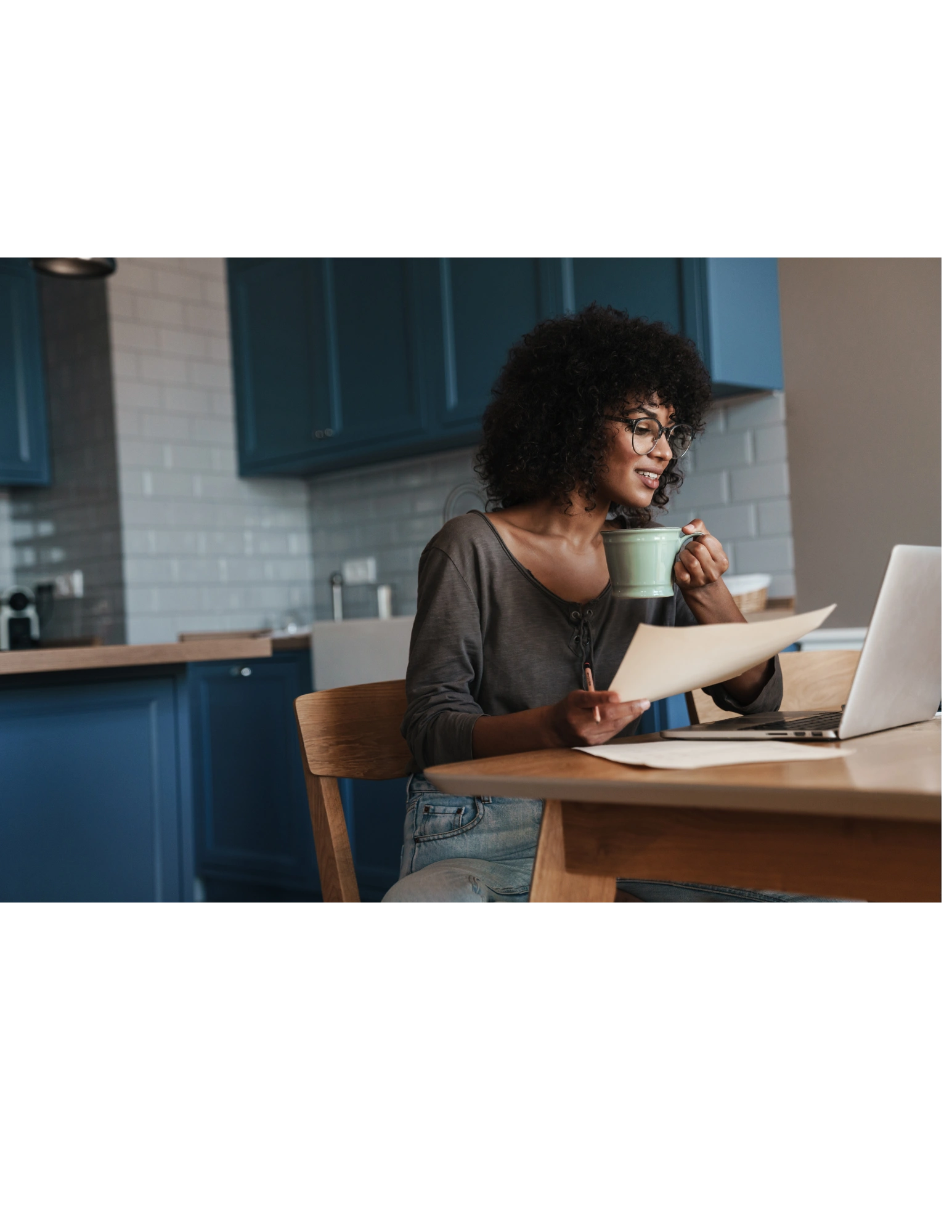 how-to-start-a-service-based-business-in-2024-4-essential-tips